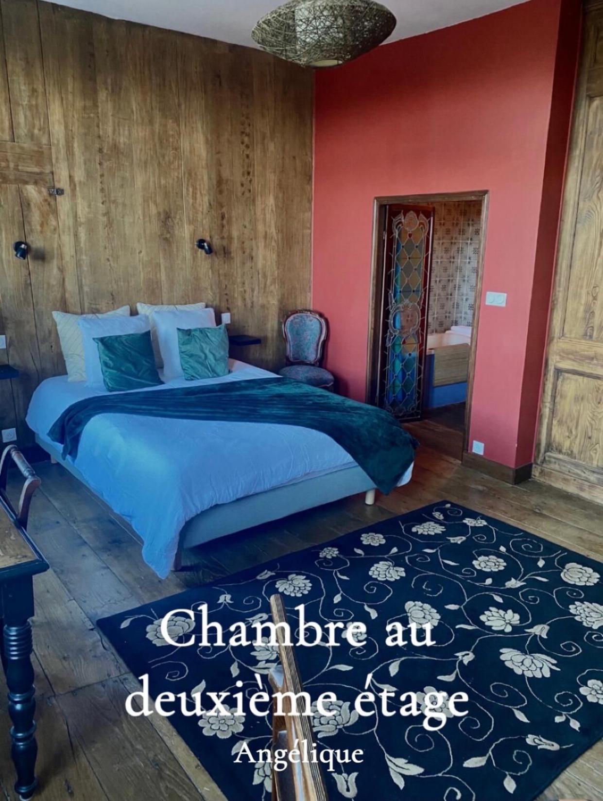 Fougères Mercier De Montigny - Les Chambres Du Beffroi - Spa Et Massage المظهر الخارجي الصورة